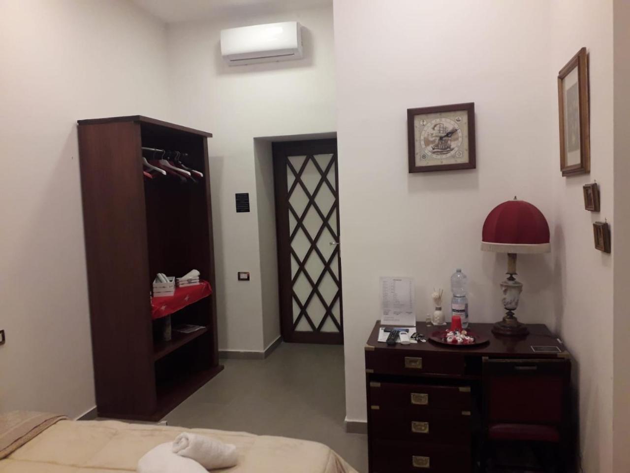 Room Don Carlo Naples Exterior photo